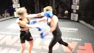 Blue Corner 2 12 2016 01 Mandy Hilsbeck vs Lindsay Morris