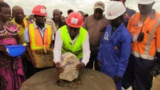 UZINDUZI WA UJENZI YA KILALO KWENYE MTO ZALYA PA MITOBO MWENGA. D.R.C