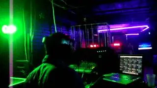 @RBSANGA LIVE! W/ @TWEETDJSPIN AT BOTTOMS UP THROWIN MONEY TO 