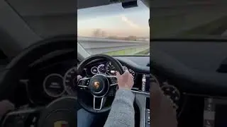 Si vola anche con il Porsche 😂😂 #porsche #sivola #car #visual #viral video #details #fulloptional