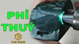 Phỉ Thu&yacute; Mực Dục đ&aacute; th&ocirc; để chạm tạc trang sức cho anh Minh c&ugrave;ng TahiGems
