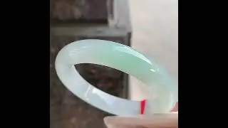Jade Bracelet Guide 2025 🌿 | Meaning, Benefits & How to Choose the Right One