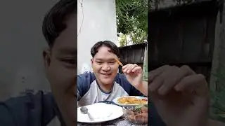 MAKAN BAKSO SAUS TIRAM,SOSIS REBUNG, TELUR DADAR DAN CABE!! 