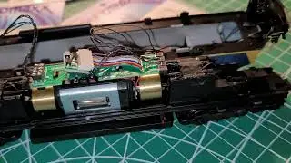 Athearn Genesis SD70MAC Decoder Installation