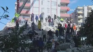Turkey earthquake: Rescueers search for survivors as buildings keep collapsing and death toll rises