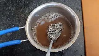 Ekdam natural tarike se ghar mai aasani se chandi ke Jewellery saag kiya.
