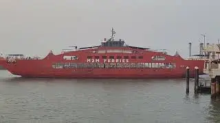 Mandwa Ferry Arrives &ndash; Gateway to Alibaug