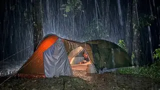 EXTREME HEAVY RAIN OVERNIGHT, ATTACKED BY FLYING TERMITES‼️SOLO CAMPING IN EXTREME RAINSTROM‼️