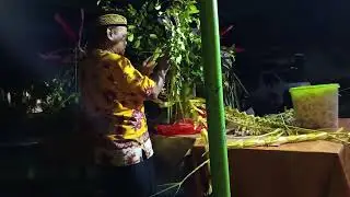 Proses pembuatan KEMBANG MAYANG.