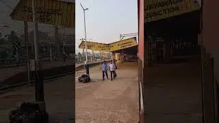 18519 LTT Express entering  into Vijayawada ,# train shorts, # train travelling.