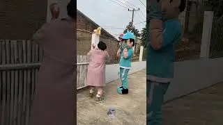 Badut Bonekanya Nyangkut Untung ada Teman