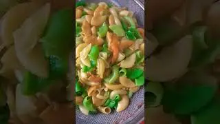pasta colour full chicken