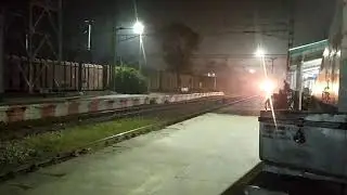 Lucknow Mail 12230 Ndls to LJN passing Roza Junction