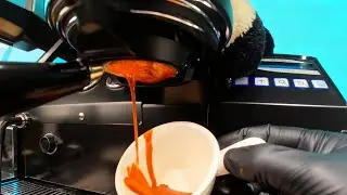 immersive asmr: grinding and extracting the coffee concentrate.#satisfying #coffee #asmr #relax