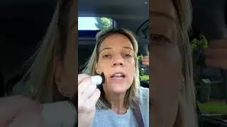 This Resetting mineral powder is so travel friendly for an on-the-go makeup fix and SPF application!