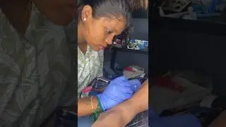 Beautiful Feather tattoo❤️Ankle tattoo|Ankle tattoo designs|Feather with birds|Best tattoo studio