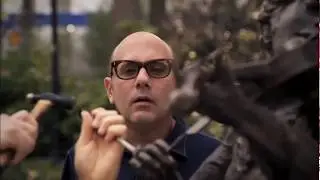 Neal's plan to propose to Kate: White Collar. How to hide a ring in Madison Square Park?