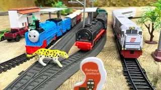 Kecelakaan Kereta Api Mainan RC CC201 Perumka, Kereta Api Thomas Anjlok Tabrak Mobil Yang Mogok