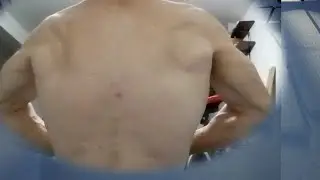 build broad back with bench rows