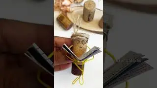 Reading Cork Man &ndash; A Fun Wine Cork Craft Idea! #upcycledcraft #sustainabledecor #corkcraft #winecork