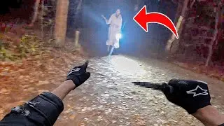 ik vind de vrouw met een hakbijl die siaz aanviel... (politie)
