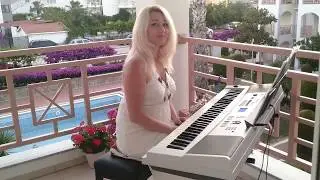 Beautiful music on my balcony  Beauty And The Beast soundtrack piano cover