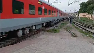 14217 UNCHAHAR EXPRESS NEW LHB RACK ARRIVAL UNNAO JN #trend #travel #trending #railfan #train