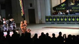 MP11 Moottoripy&ouml;r&auml;n&auml;yttely, Osiris freestyle show - 2