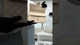 [Pre-Loved] CHANEL caviar classic medium flap shoulder bag a01112 110737373
