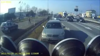 Straż pożarna: OSP Łomianki dwoma zastępami do wypadku