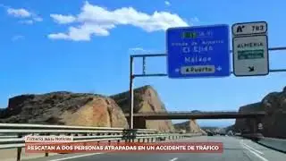 RESCATAN A DOS PERSONAS ATRAPADAS EN UN ACCIDENTE DE TR&Aacute;FICO